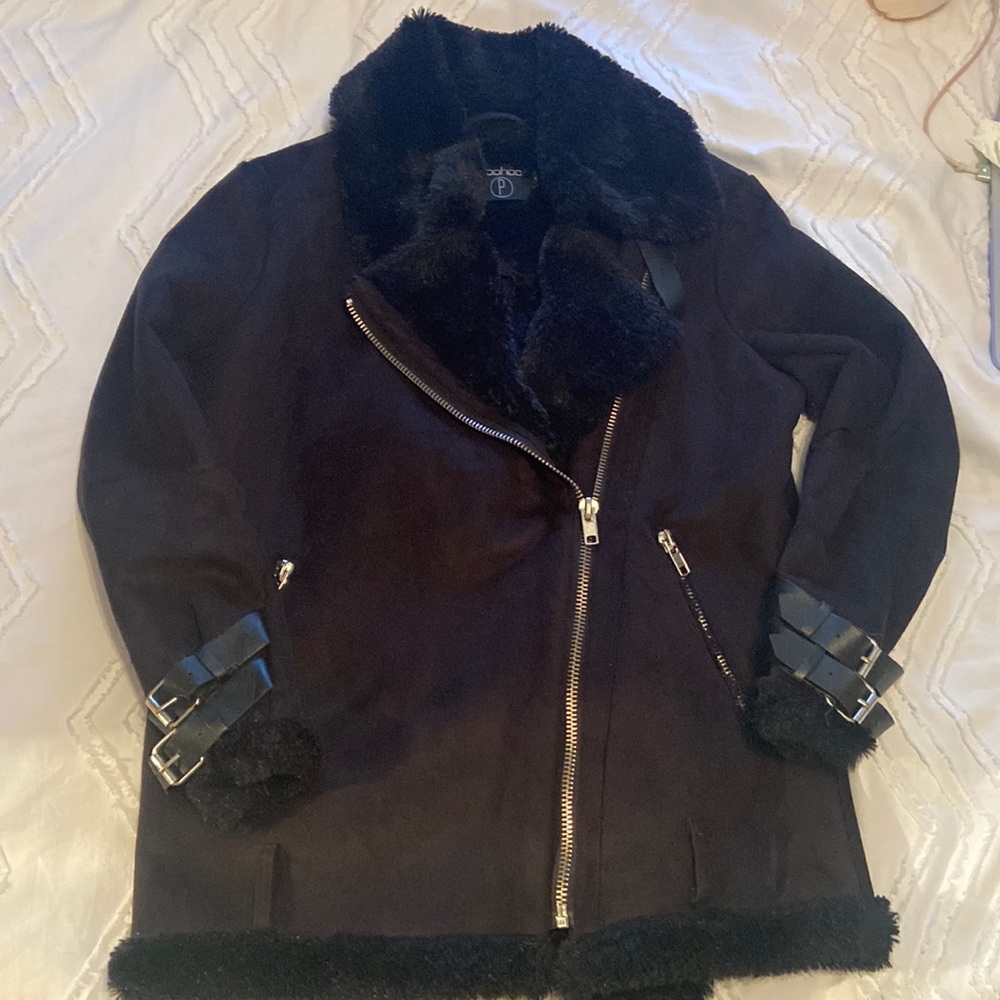 Boohoo black faux suede biker jacket size US 1 petite